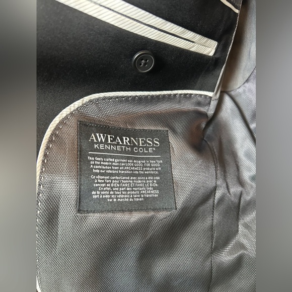 MENS KENNETH COLE BLACK SUIT - Picture 3 of 6